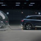 Видео дня: олимпийская чемпионка бежит в пузыре, наполненном автомобильными выхлопами