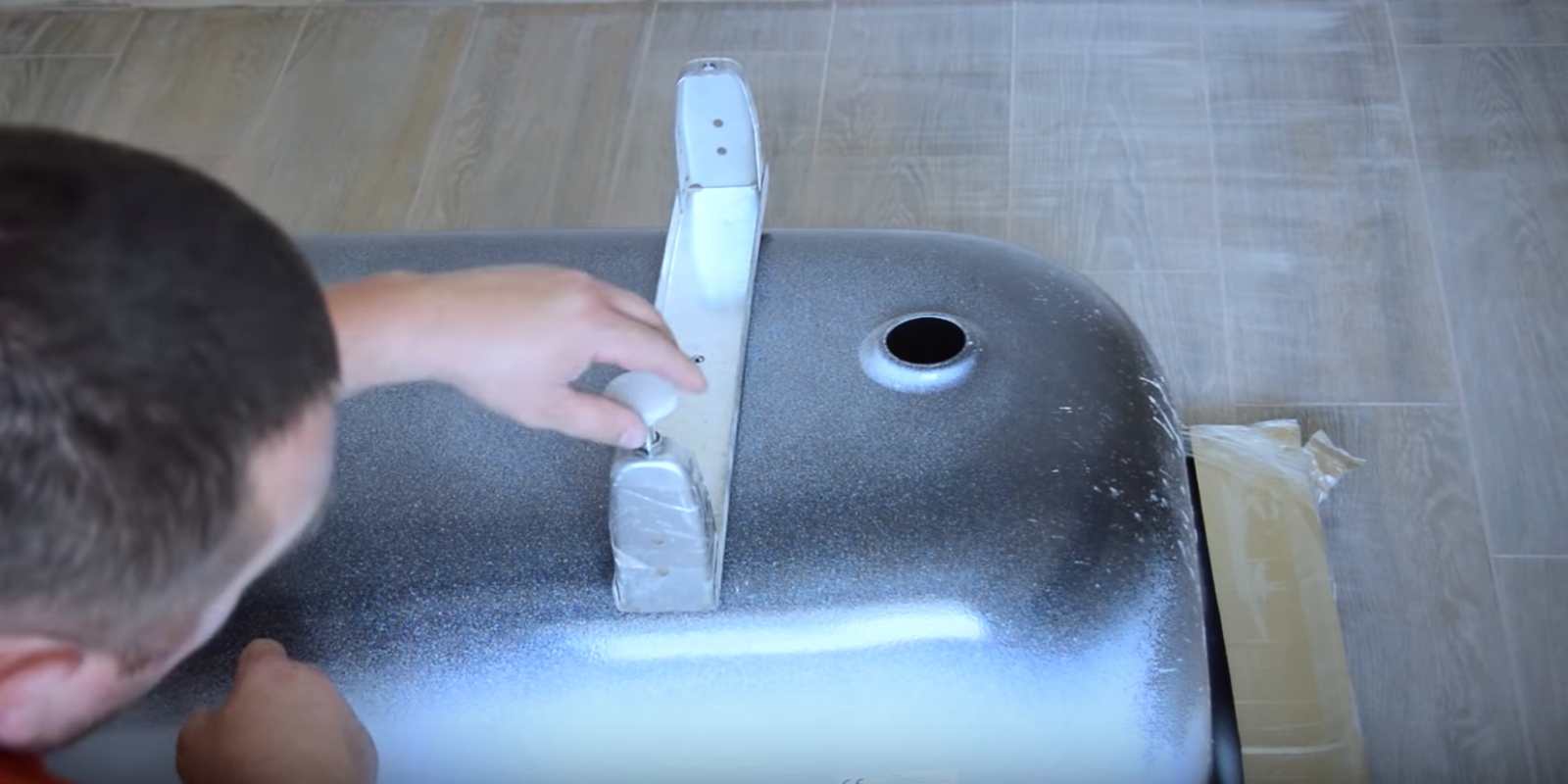 Как правильно обрезать стальную ванну