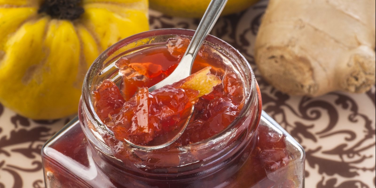 Варенье из айвы, с орехами и лимоном