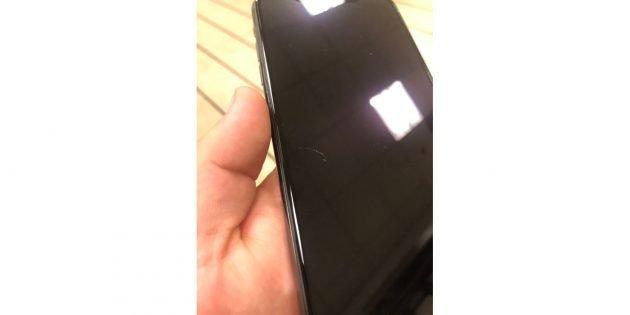 Владельцы iPhone 11 жалуются, что дисплей царапается без причины