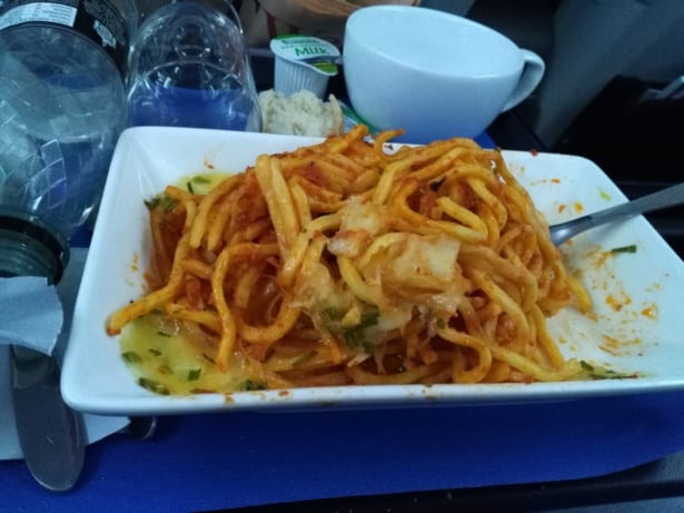 Говядина или курица? 11 примеров отвратительной еды из самолётов