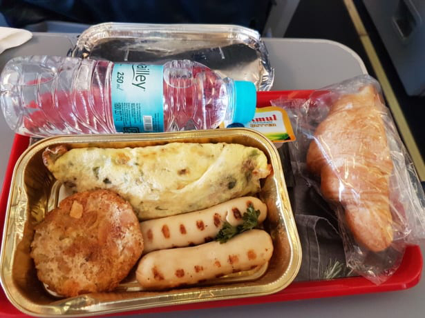 Курица или говядина? 11 примеров отвратительной еды из самолётов