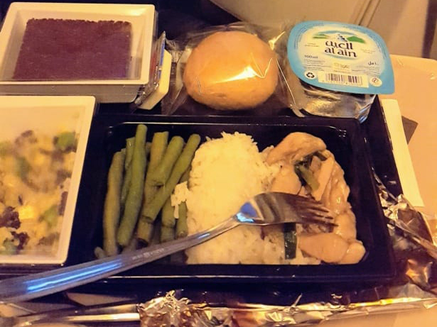 Говядина или курица? 11 примеров отвратительной еды из самолётов