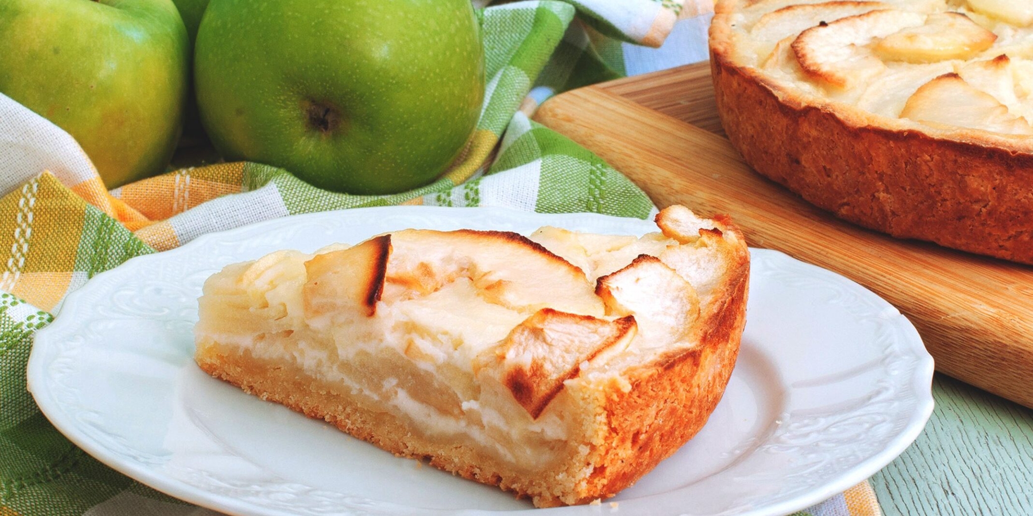 Яблочный пирог в сметанной заливке