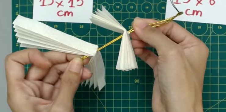 Ёлочные игрушки своими руками: добавьте вторую деталь