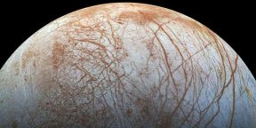Учёные обнаружили жидкую воду на одном из спутников Юпитера