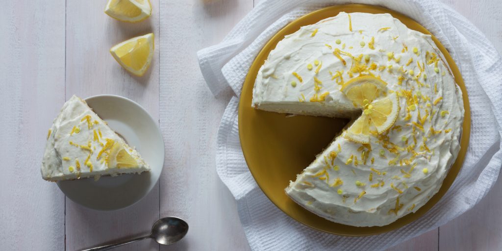 Лимонный торт со сметанным кремом