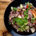 Тёплый салат с говядиной, овощами и горчичной заправкой