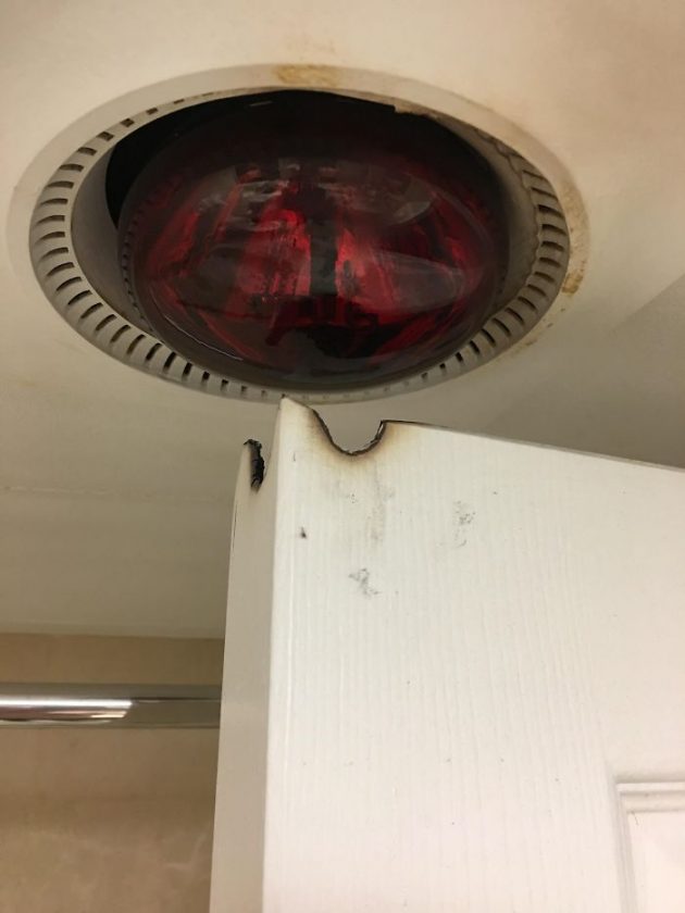 опасная лампа в ванной