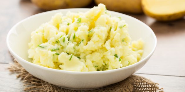 Чебуреки с картошкой и зеленью: простой рецепт начинки