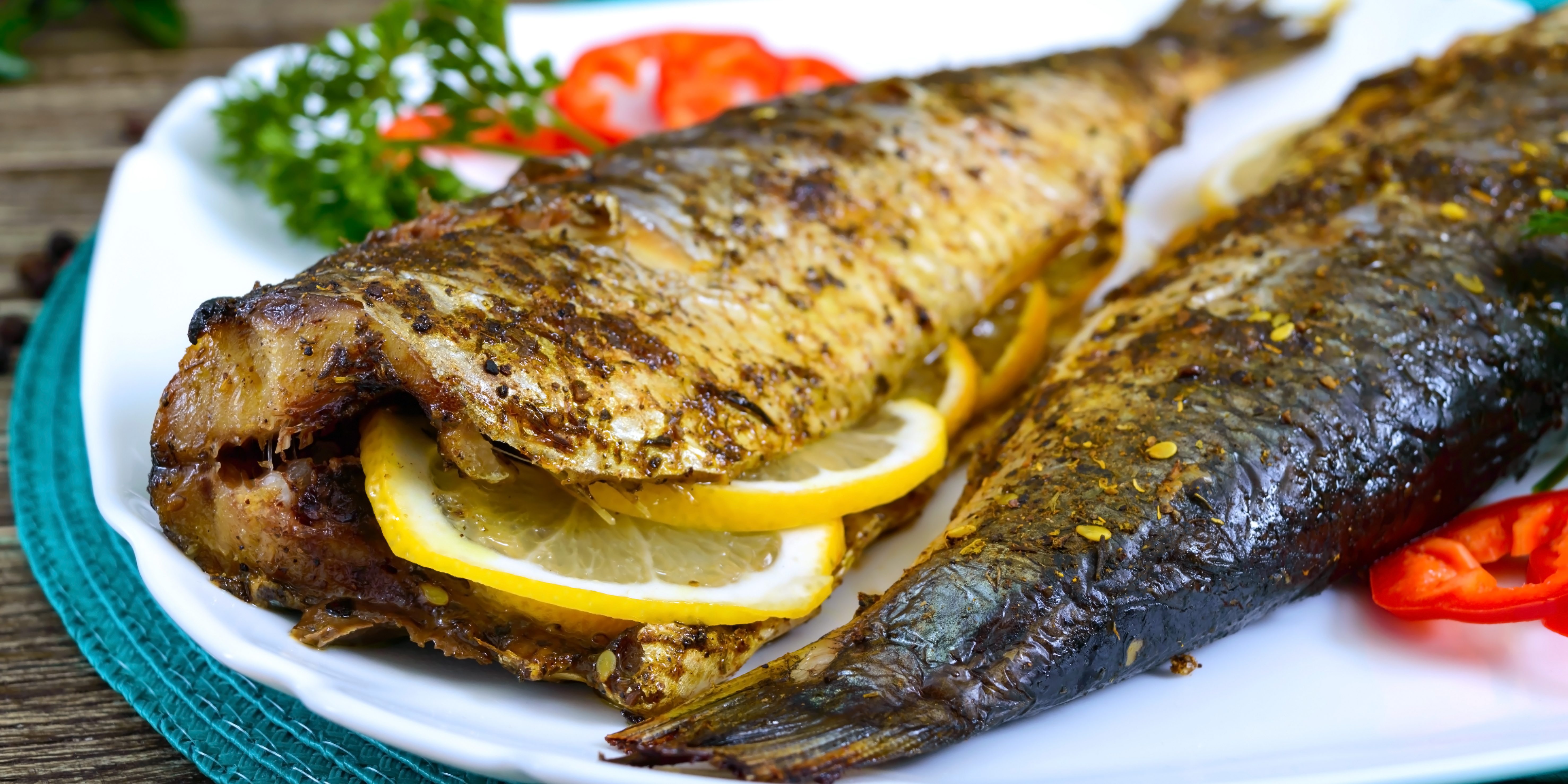 Как вкусно приготовить рыбу в духовке: простые и вкусные рецепты
