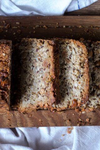 Злаковый хлеб с семечками и орехами