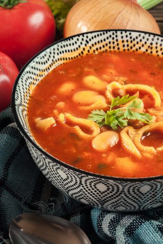 Итальянский томатный суп с индейкой, пастой и фасолью