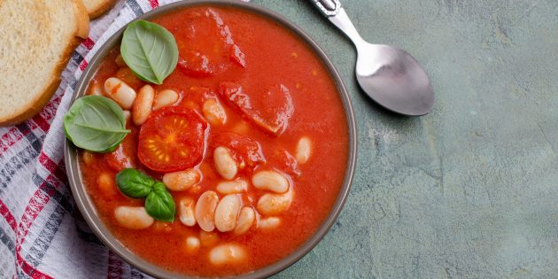 Как приготовить фасолевый суп с помидорами