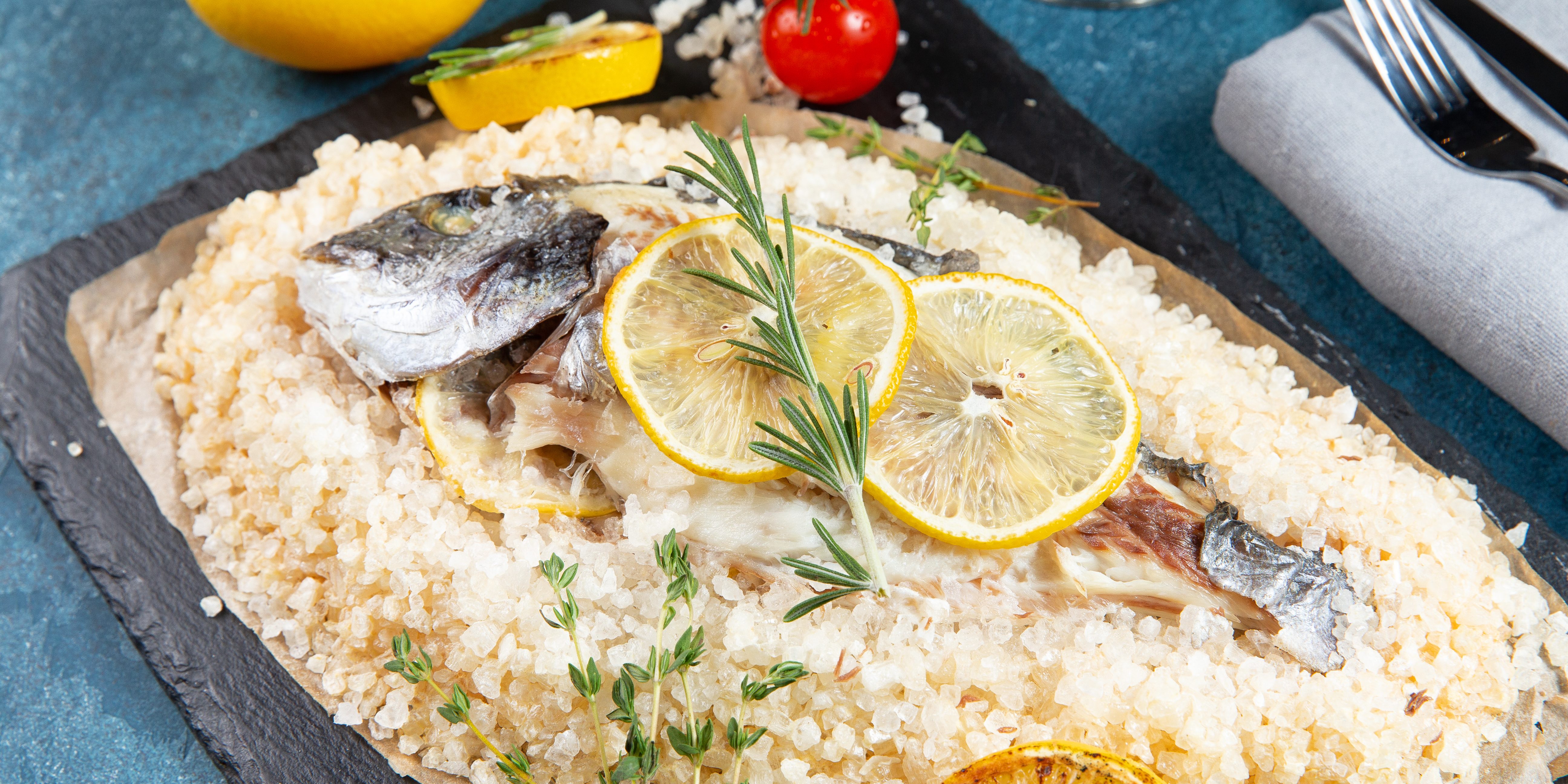 Рыба, запеченная целиком рецепт – Основные блюда. «Еда»