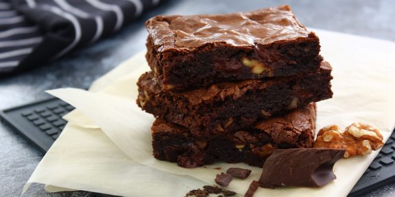 Брауни с грецкими орехами и шоколадом в домашних условиях: рецепт