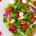 10 appetitnyh salatov s mocarelloj dlya nastoyashchih gurmanov