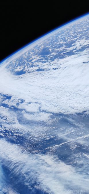 9 фотографий Земли с орбиты, снятые на Xiaomi Mi 10 Pro