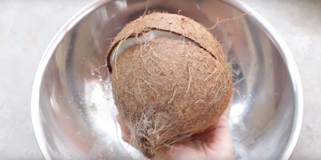 Как открыть кокос: бейте плод тупой стороной ножа
