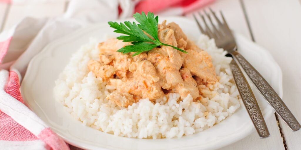Курица с рисом в томатном соусе: рецепт с фото и пошаговой инструкцией | Название сайта