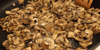 Рецепт приготовления жареных грибов с луком