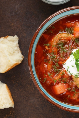 Рецепт борща с курицей, свежей капустой и помидором