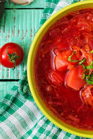 Простой постный борщ с капустой и свёклой