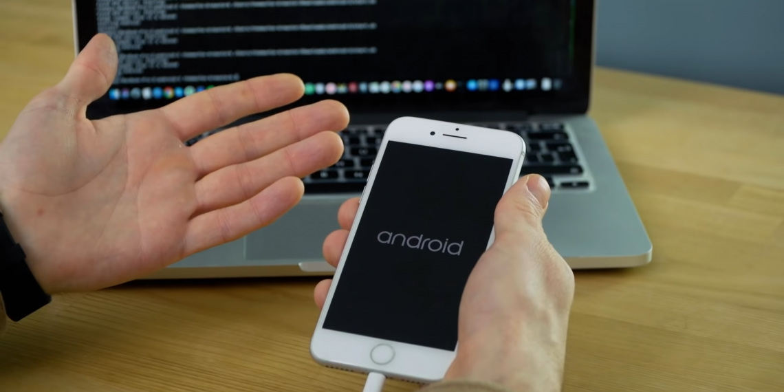 Разработчики портировали Android 10 на iPhone