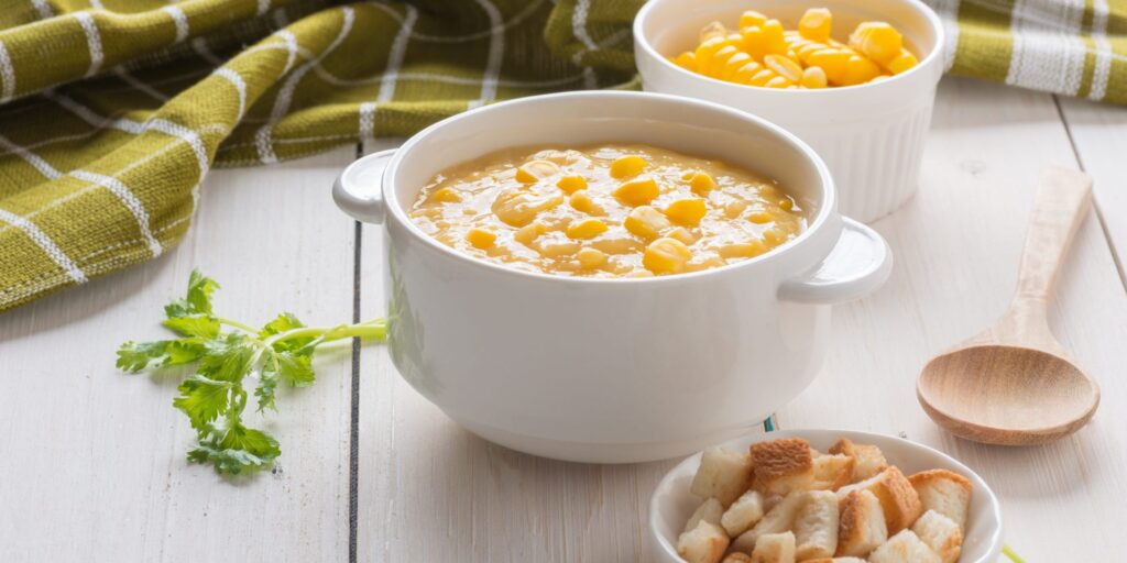 Суп картофельный с кукурузой по-румынски
