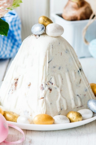 Нежная творожная пасха с белым шоколадом и сливками