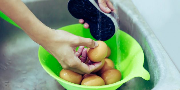 How to boil hard boiled eggs: wash