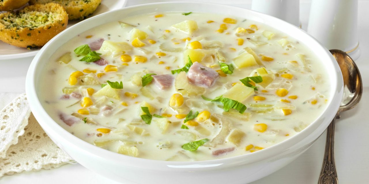 Кукурузный суп с беконом и сливками