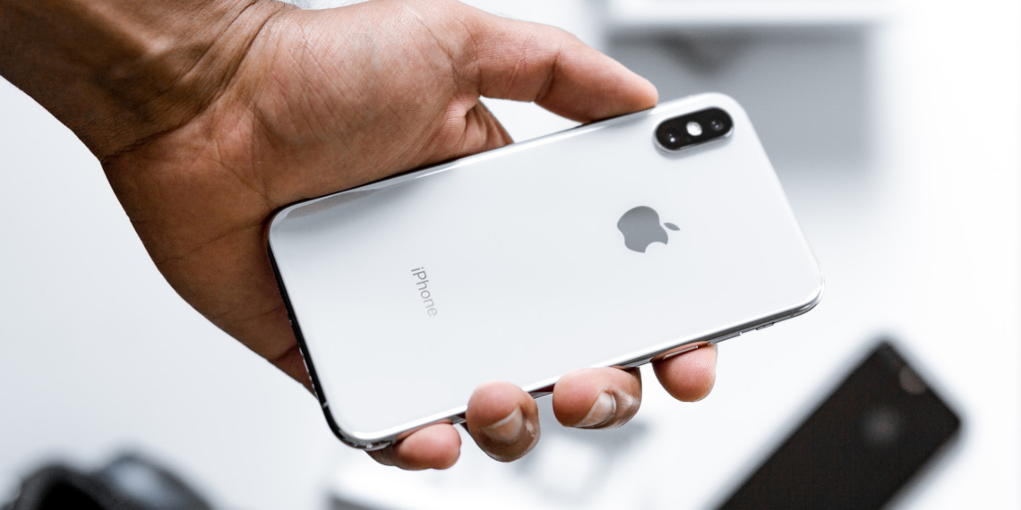 Цена дня: iPhone XS за 45 820 рублей вместо 52 990