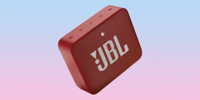 Компактная колонка JBL GO 2 Plus стоит всего 1 174 рубля на Tmall. Доставка из России бесплатная