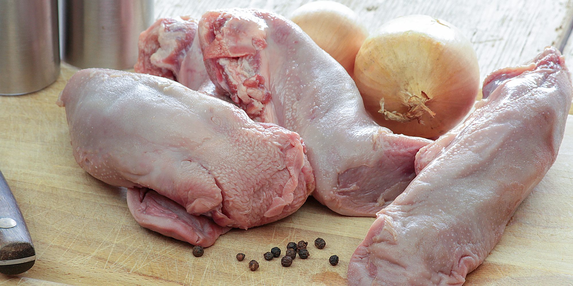 Как приготовить свиной язык в духовке: простой рецепт
