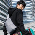 Надо брать: удобная летняя сумка-слинг от Xiaomi