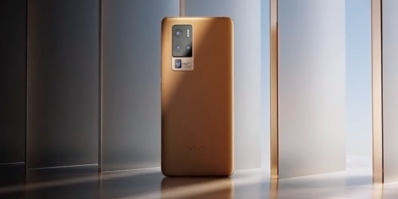 Vivo X50 Pro+ представлен официально: первый в мире смартфон со встроенным стабилизатором камеры