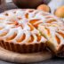 Пирог с абрикосами на кефире