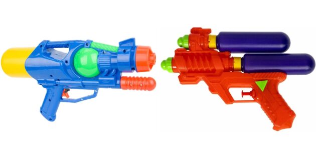 Что подарить мальчику на 5 лет на день рождения: водяной пистолет или бластер