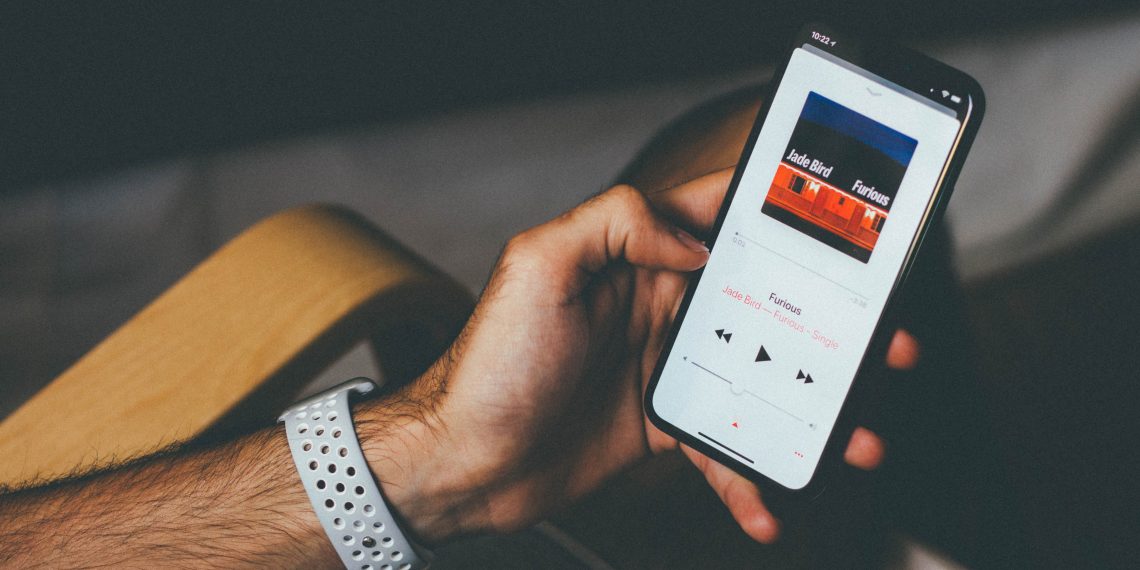 У iPhone быстро разряжается аккумулятор из-за Apple Music