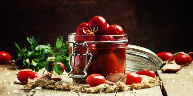 Как замариновать и засолить помидоры, чтобы получилось вкусно и ароматно