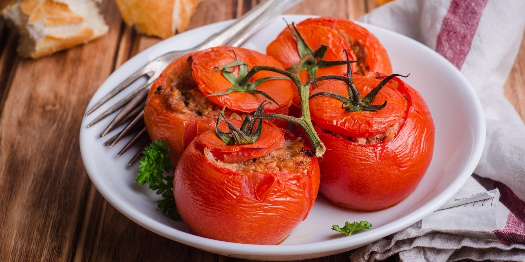 Запечённые помидоры в сырно-чесночной панировке