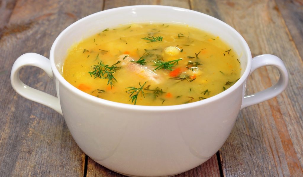 Как сварить вкусный и наваристый гороховый суп с курицей и грибами