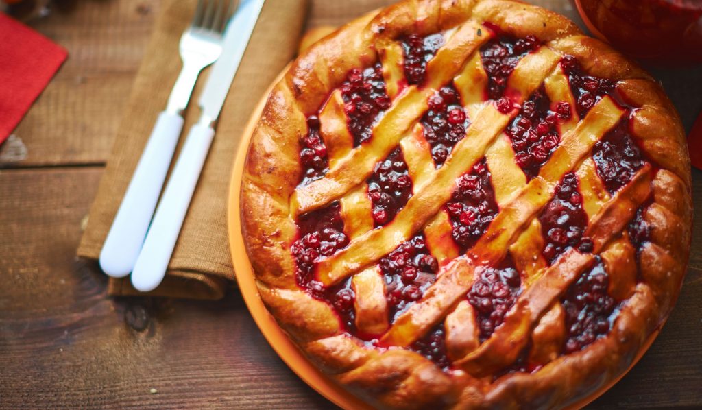 Рецепт: Пироги из дрожжевого теста | с яблоками и черникой