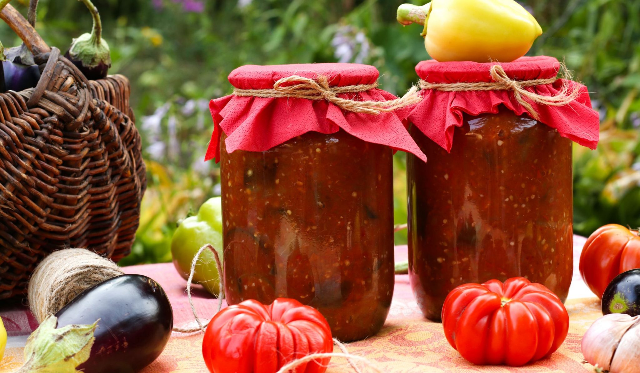 Лечо из баклажанов и перца Лайфхакер