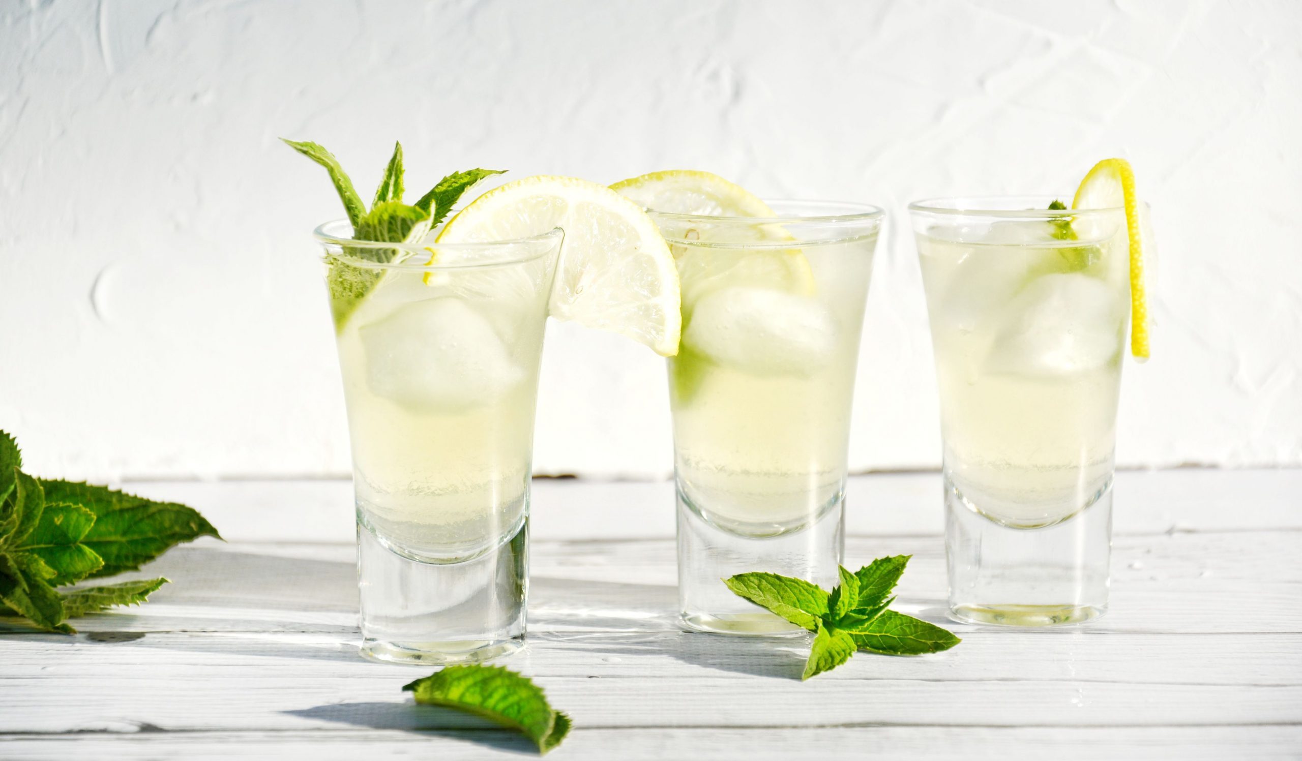 Лимонная настойка на водке за два дня