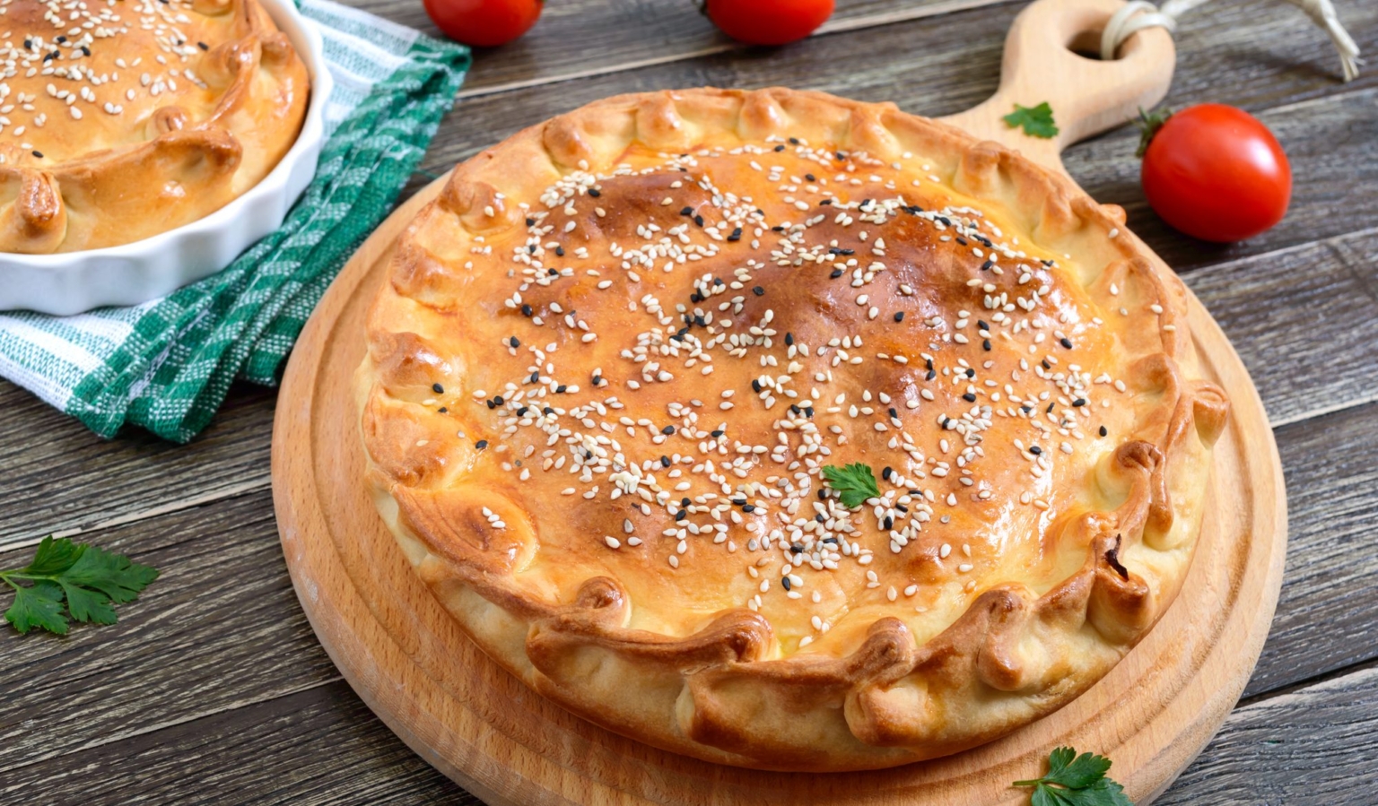 Пирог с капустой и рыбой Лайфхакер