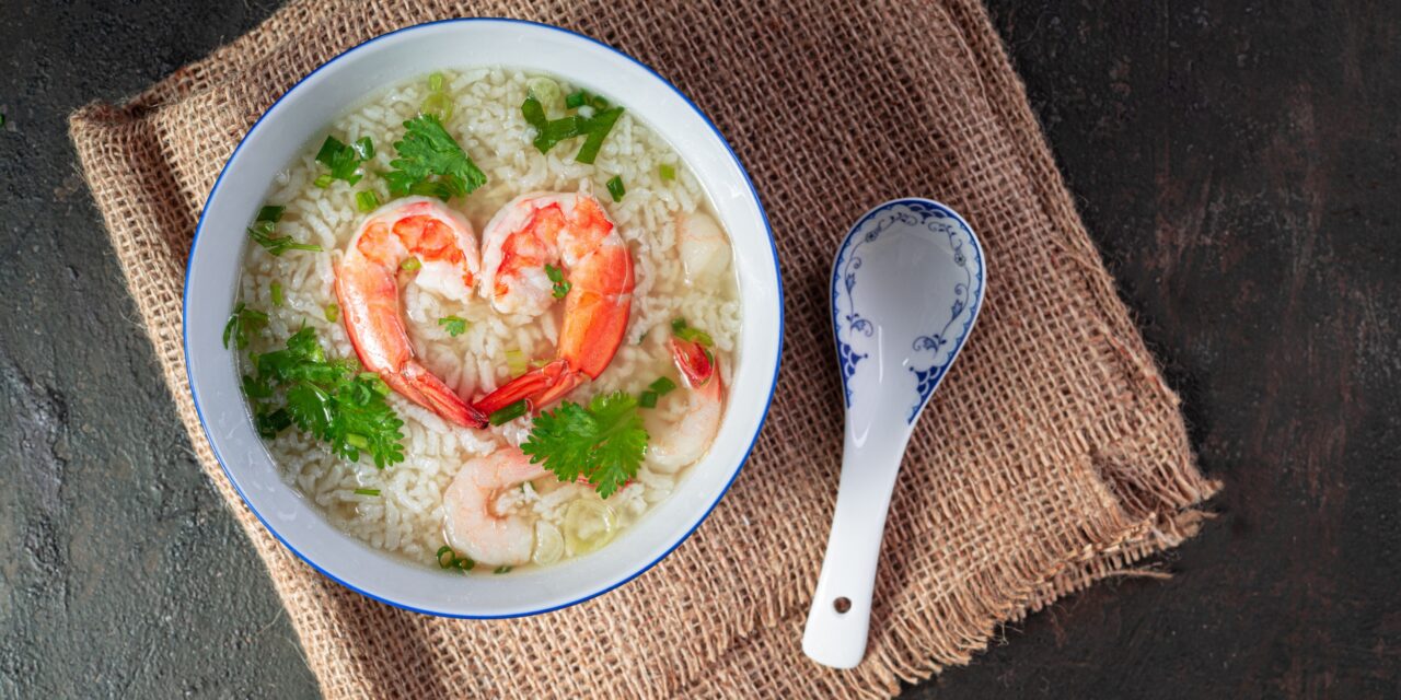 Тайский рисовый суп с креветками