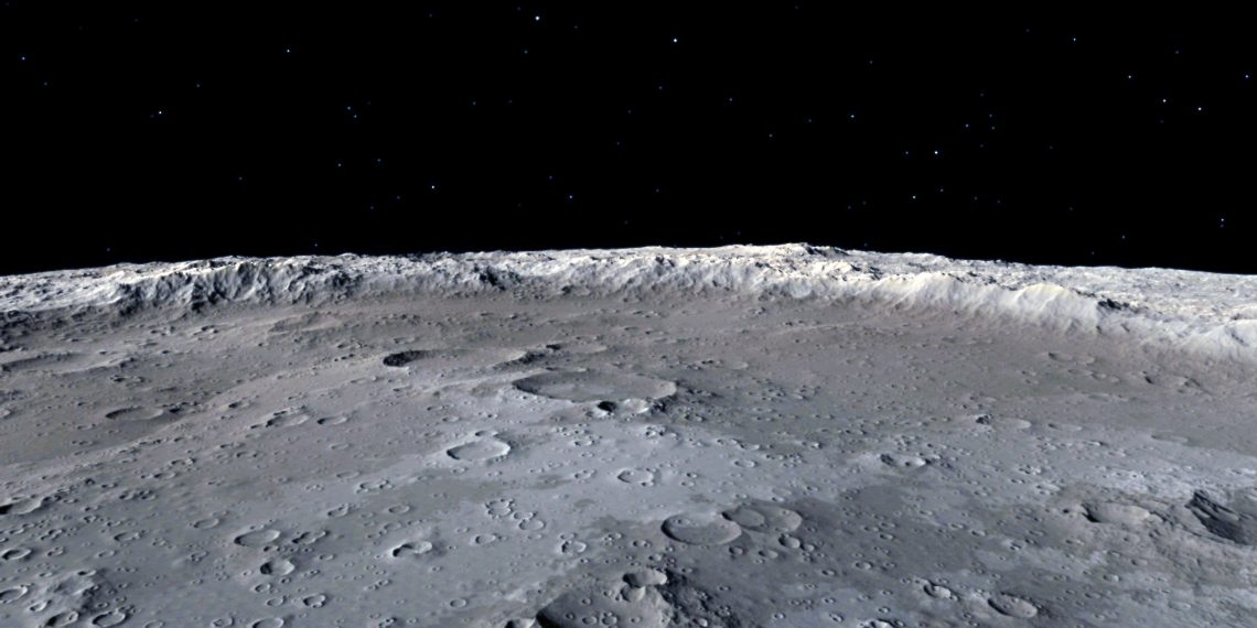 Учёные NASA официально объявили, что нашли воду на солнечной стороне Луны