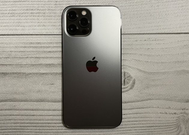 iPhone 13 Pro получит специальное покрытие против отпечатков пальцев